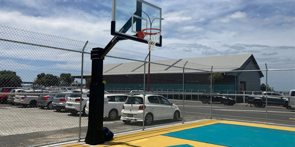 Picture of a basket-ball hoop.